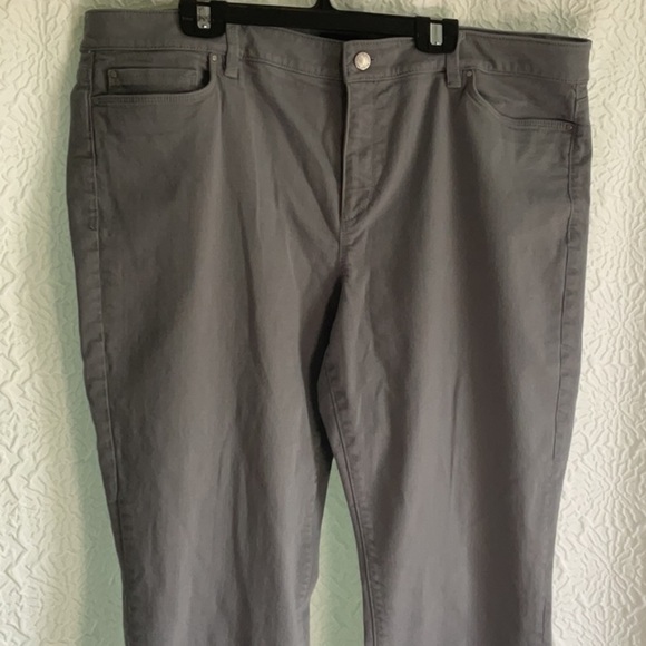 Ann Taylor Charcoal grey curvy jeans - Picture 3 of 5